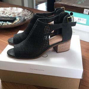 Jessica Simpson Black Block Heel Sandals